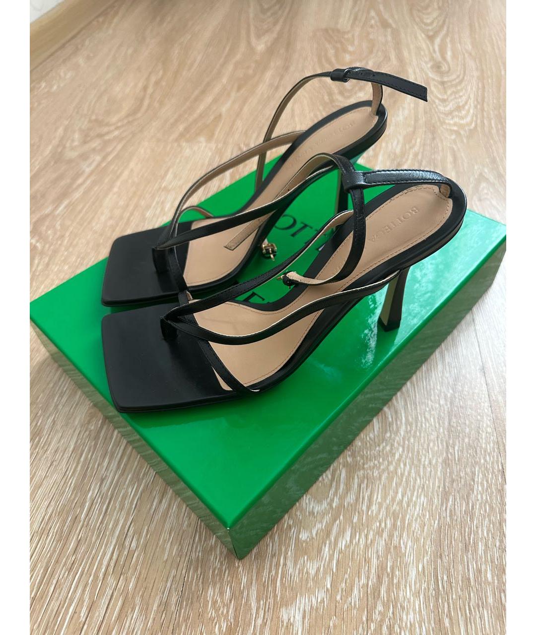 BOTTEGA VENETA Черные кожаные босоножки, фото 4