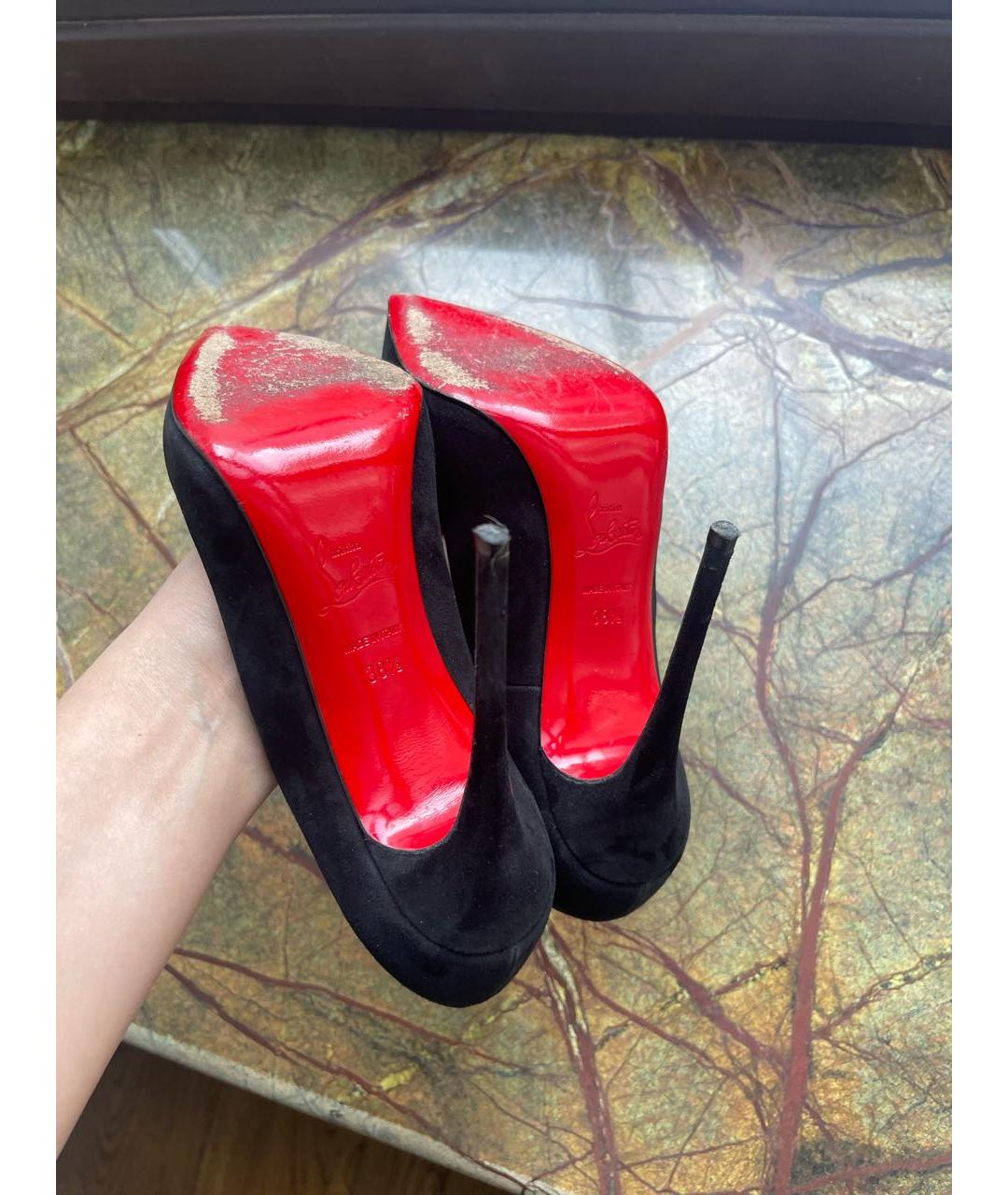 CHRISTIAN LOUBOUTIN Черные замшевые туфли, фото 3