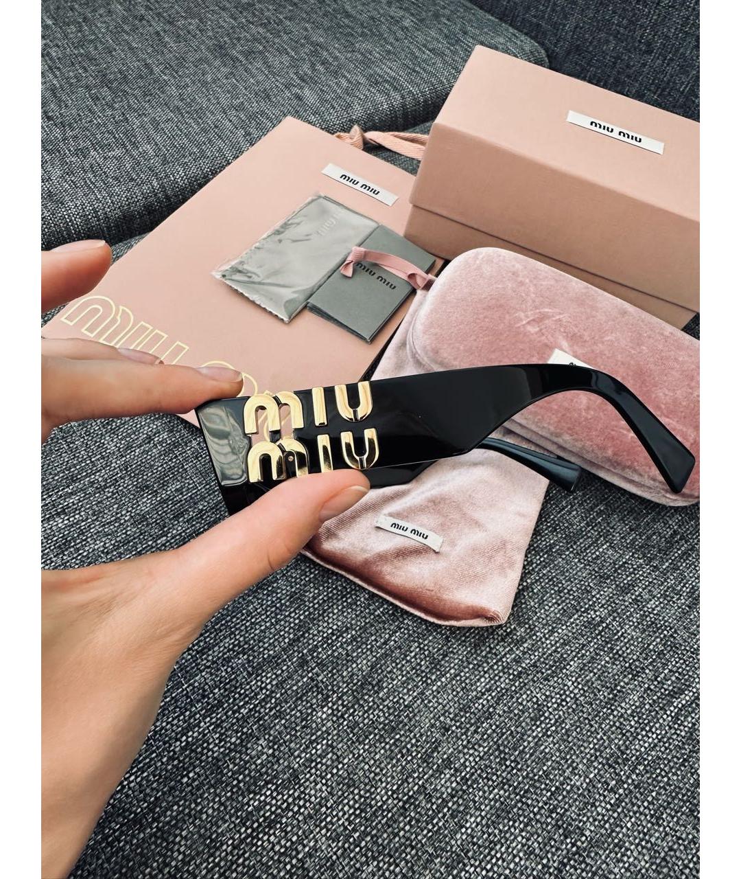MIU MIU Черные пластиковые солнцезащитные очки, фото 2