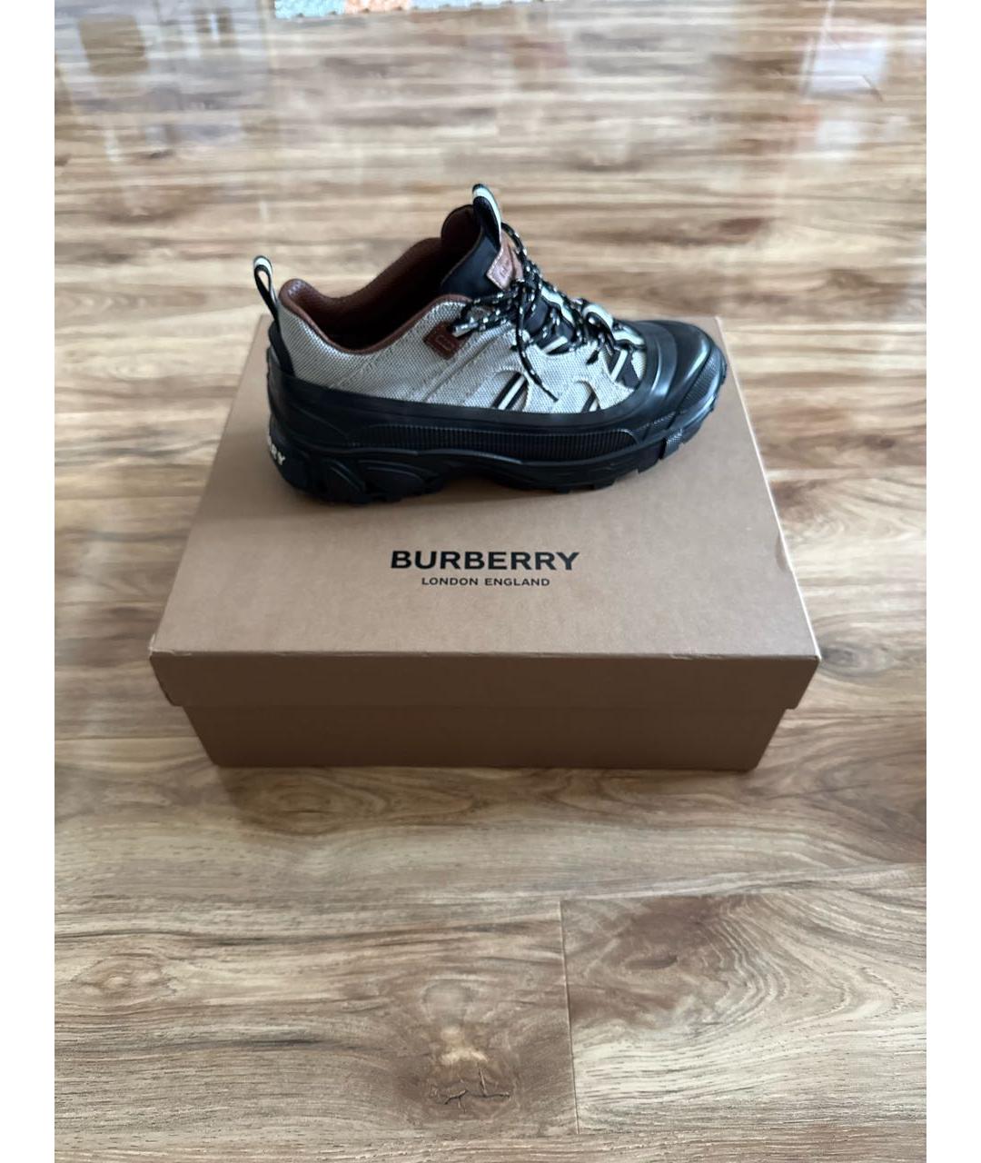 BURBERRY Бежевые текстильные низкие ботинки, фото 7