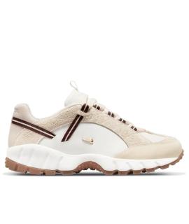 NIKE Кроссовки