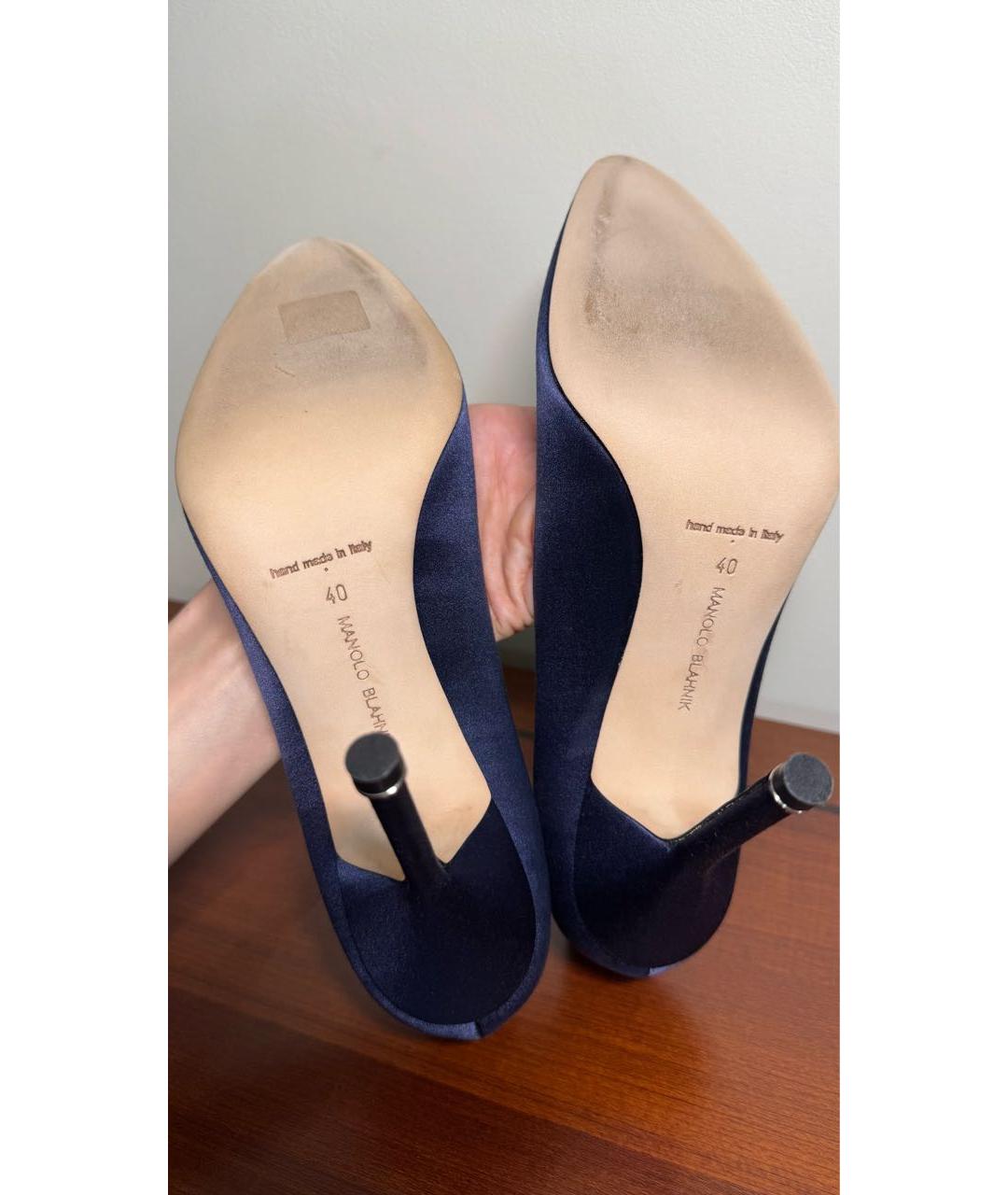 MANOLO BLAHNIK Темно-синие текстильные туфли, фото 5