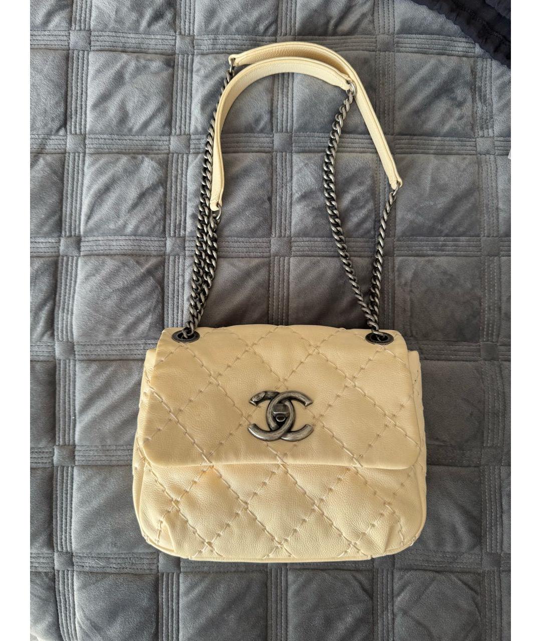 CHANEL Бежевая кожаная сумка через плечо, фото 3