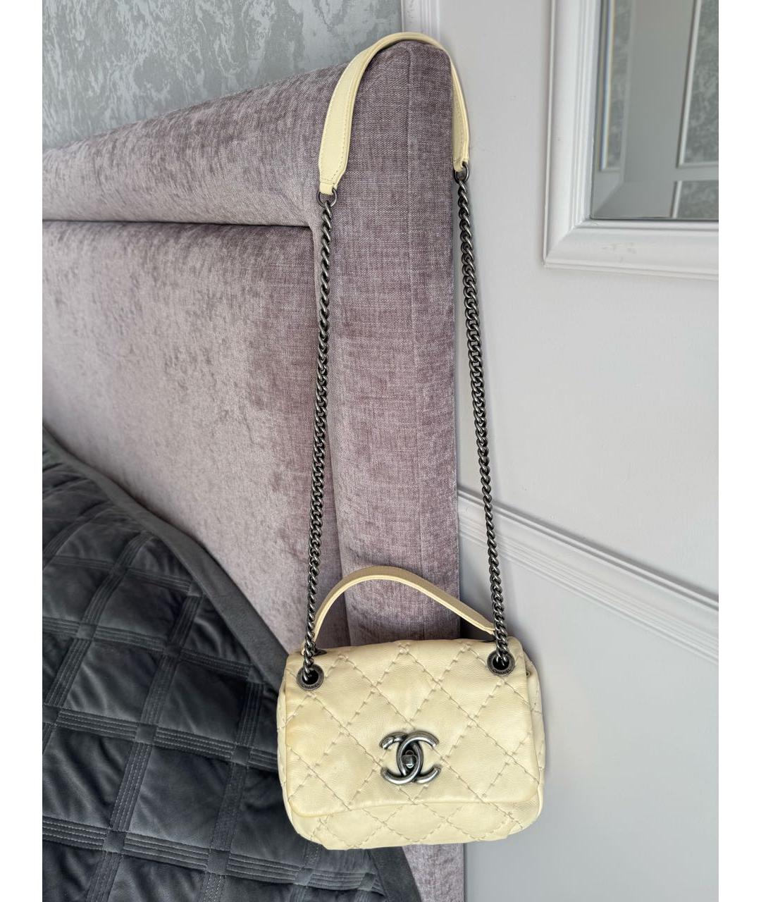 CHANEL Бежевая кожаная сумка через плечо, фото 9