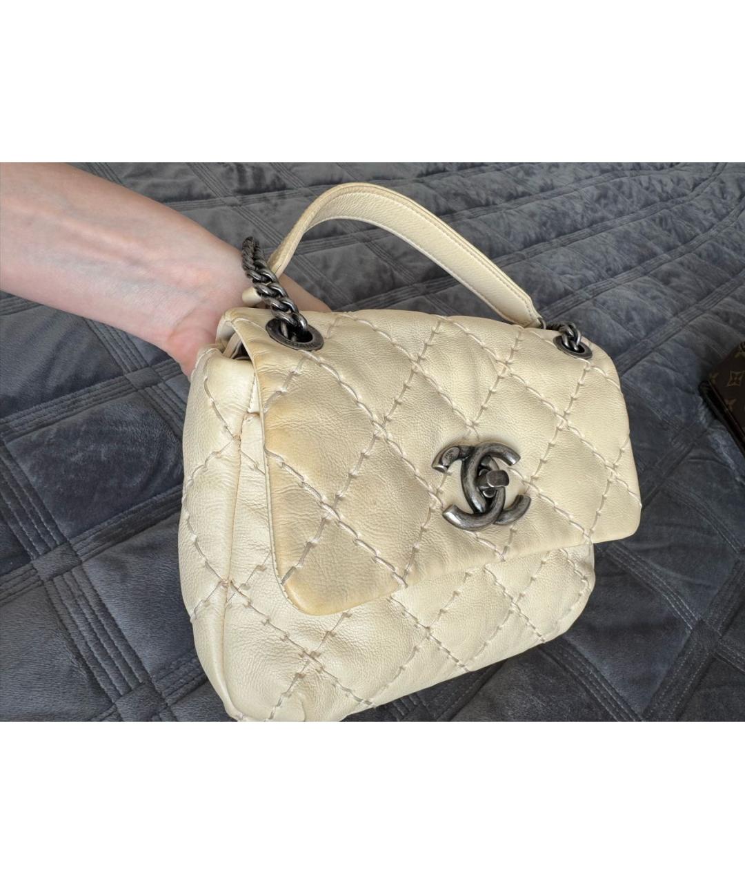 CHANEL Бежевая кожаная сумка через плечо, фото 4