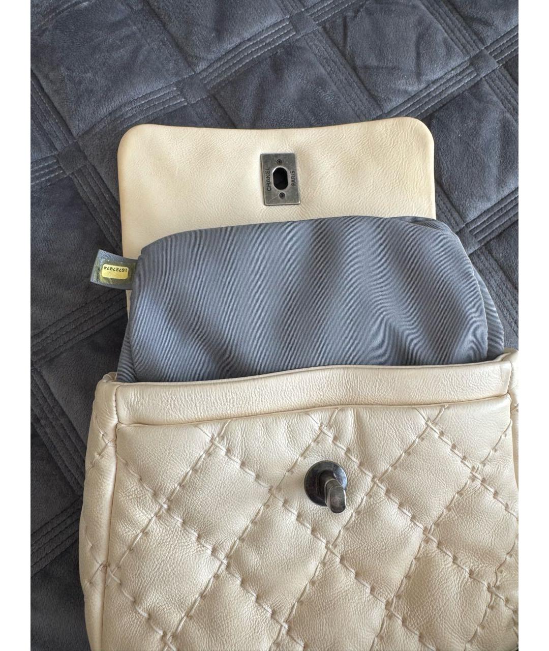CHANEL Бежевая кожаная сумка через плечо, фото 5