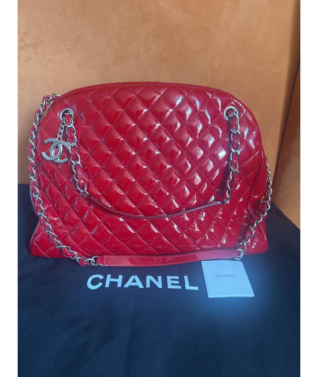 CHANEL Красная сумка тоут из лакированной кожи, фото 6