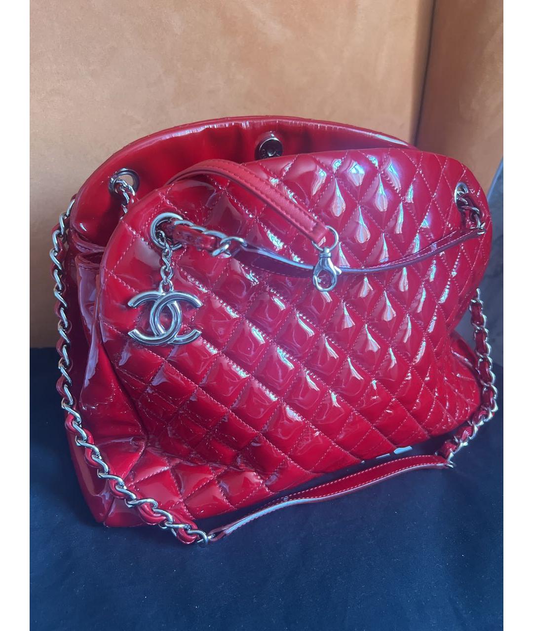 CHANEL Красная сумка тоут из лакированной кожи, фото 3