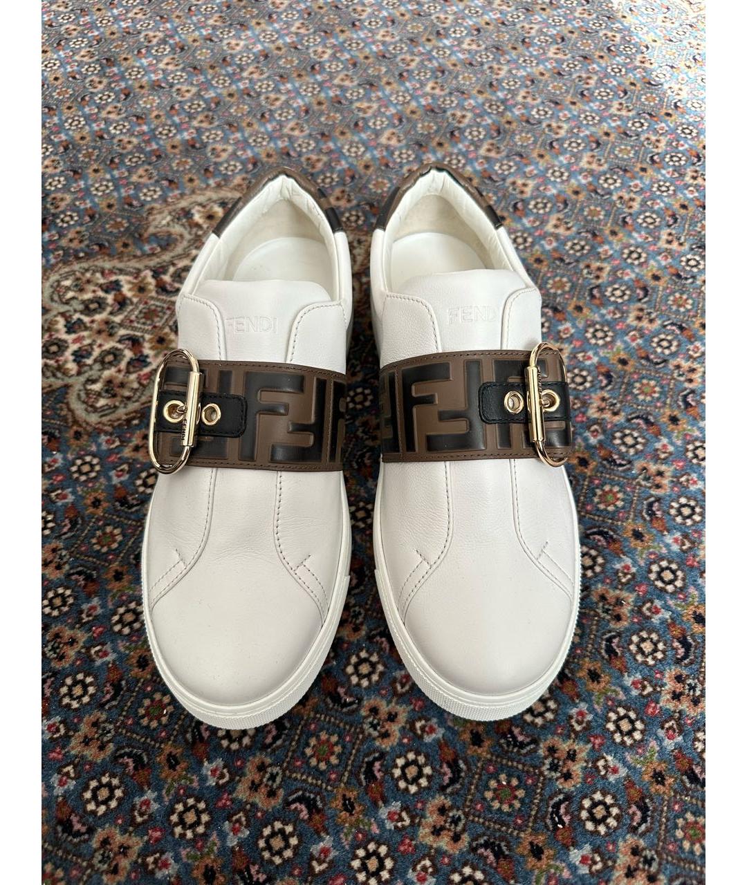 FENDI Белые кожаные слипоны, фото 2