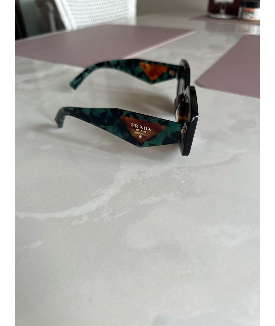 PRADA Коричневые пластиковые солнцезащитные очки, фото 2