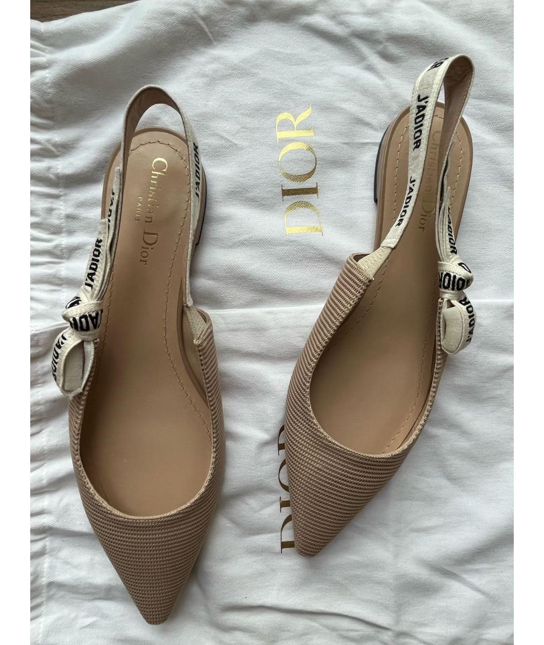 CHRISTIAN DIOR Бежевые лодочки на низком каблуке, фото 2