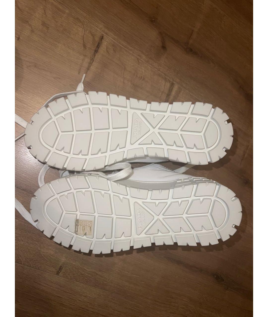 PRADA Белые текстильные кеды, фото 4