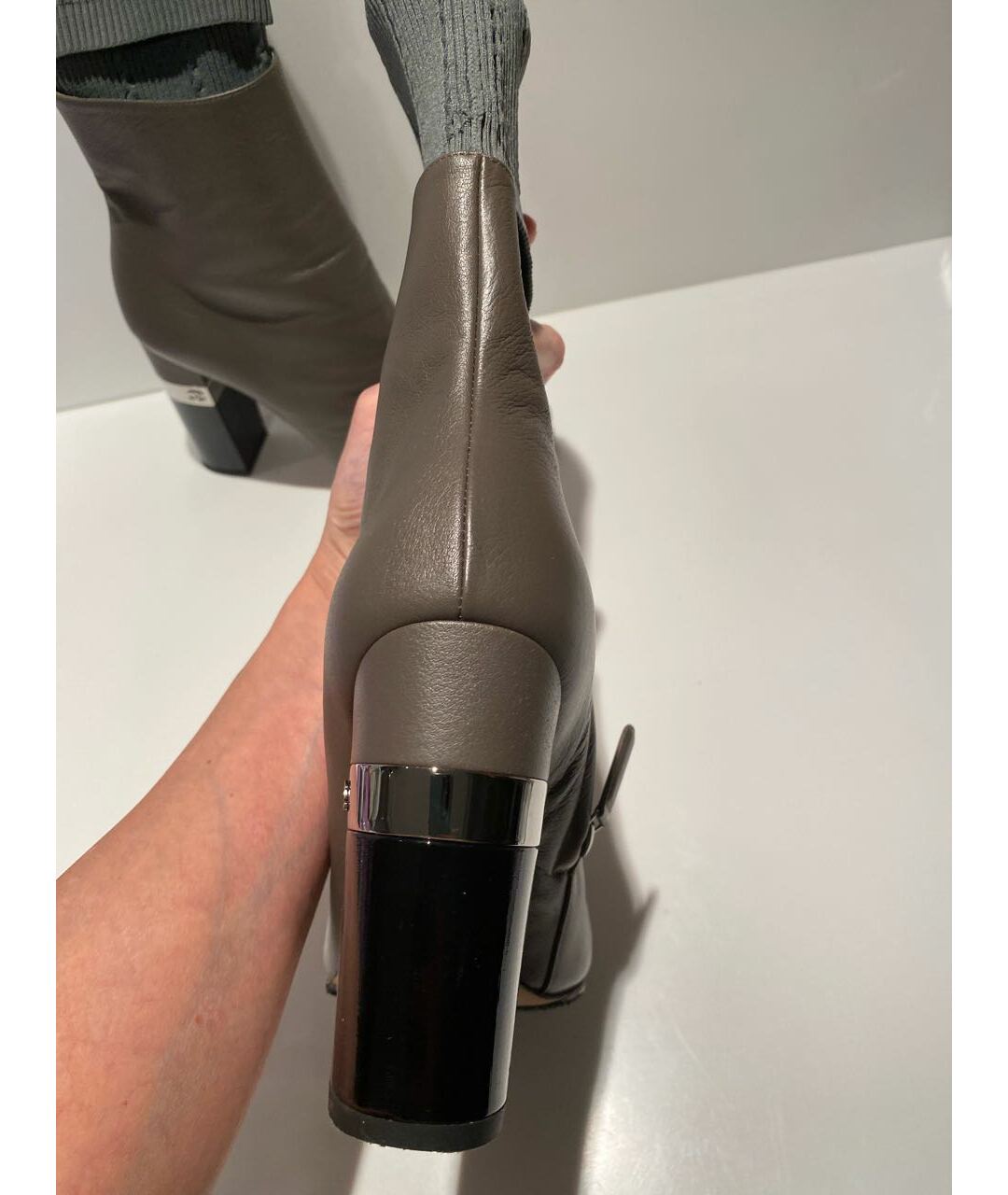 CHANEL Серые кожаные сапоги, фото 7