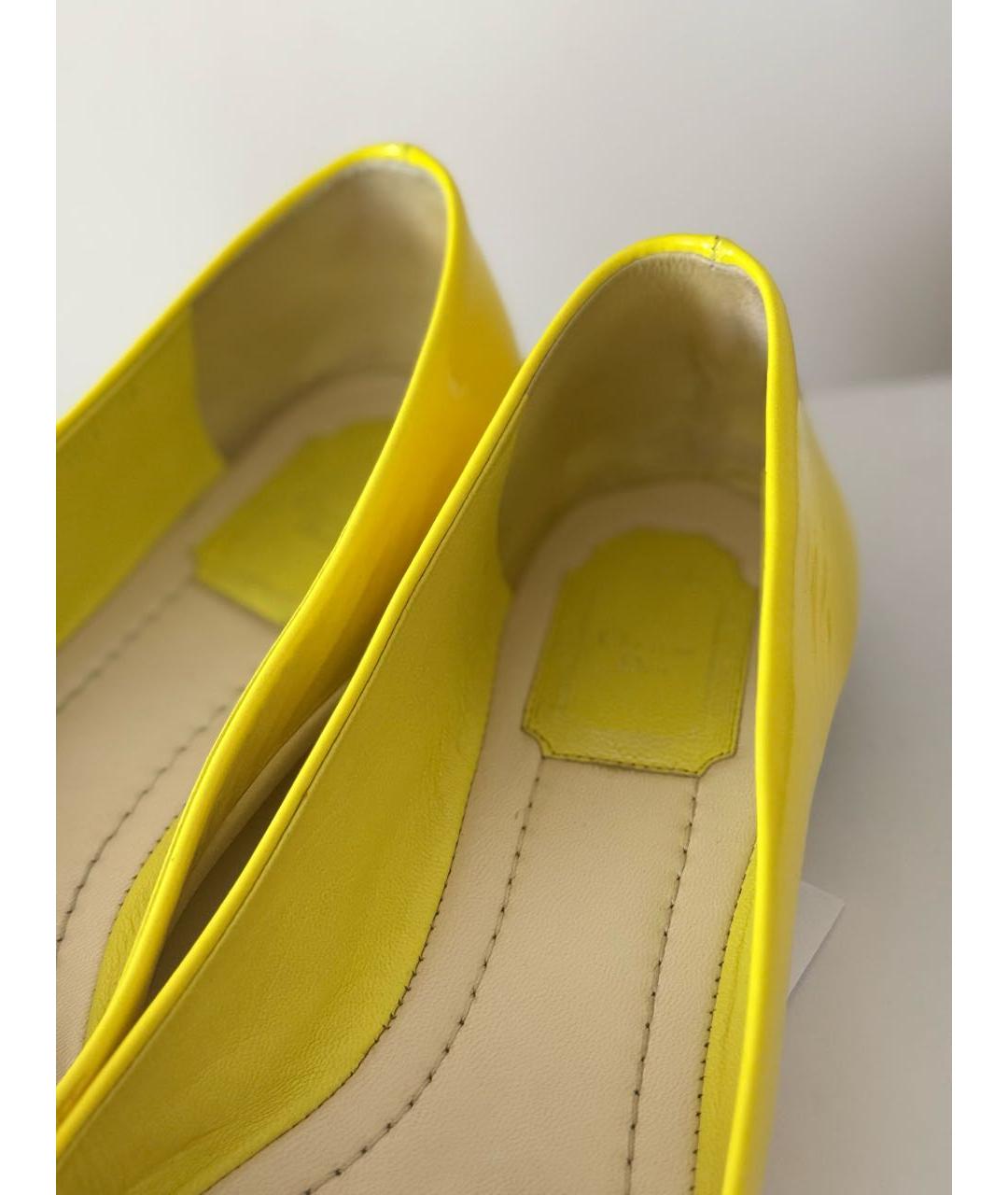 CHRISTIAN DIOR Желтые балетки из лакированной кожи, фото 3