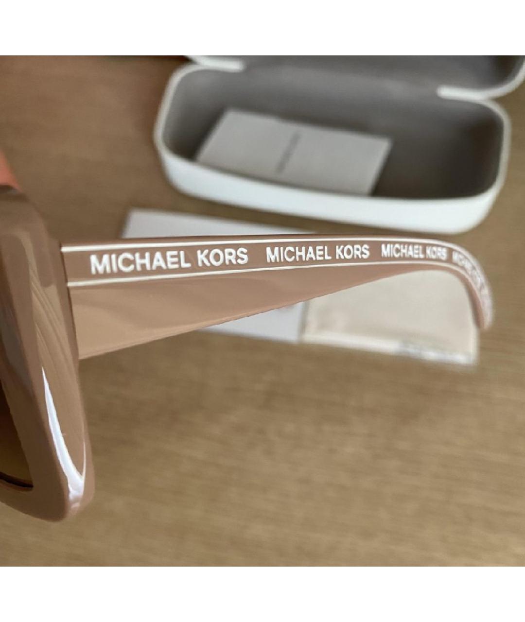 MICHAEL KORS Бежевые пластиковые солнцезащитные очки, фото 5