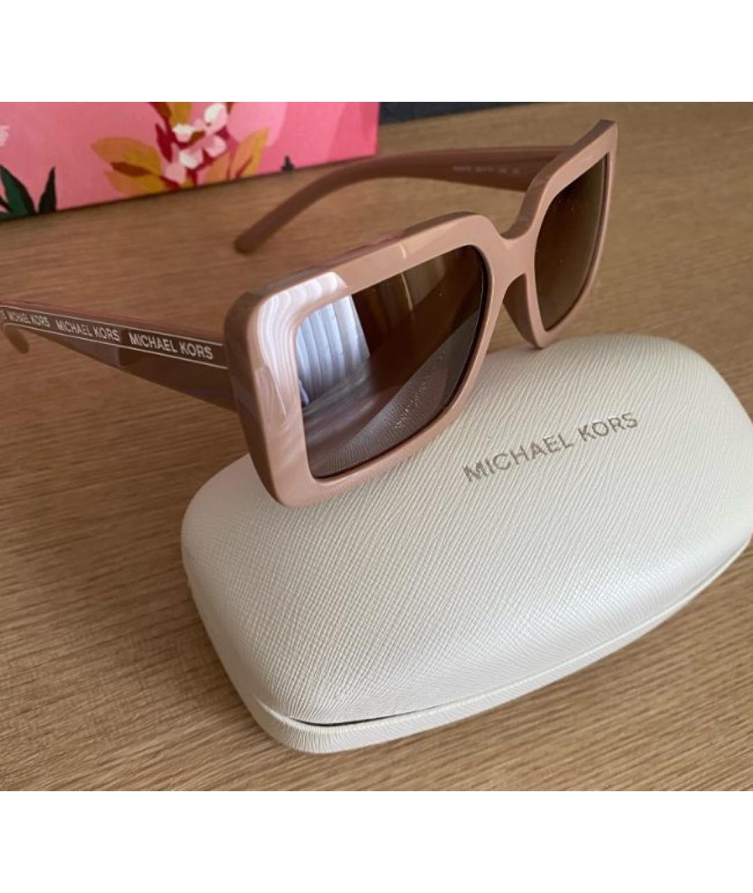 MICHAEL KORS Бежевые пластиковые солнцезащитные очки, фото 2