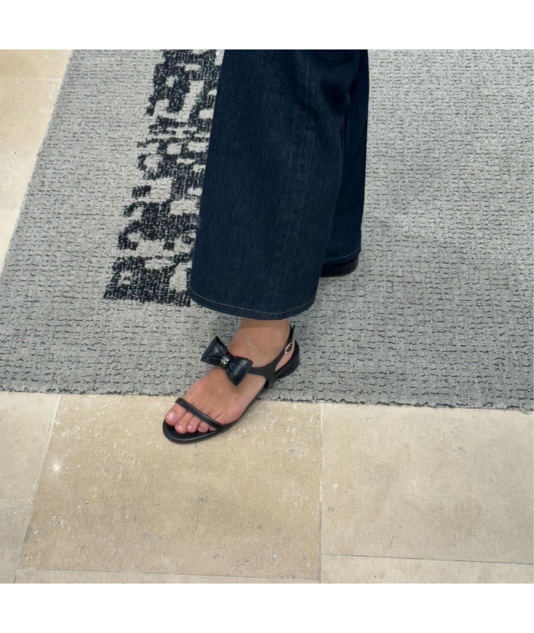 CHANEL Черные кожаные босоножки, фото 4