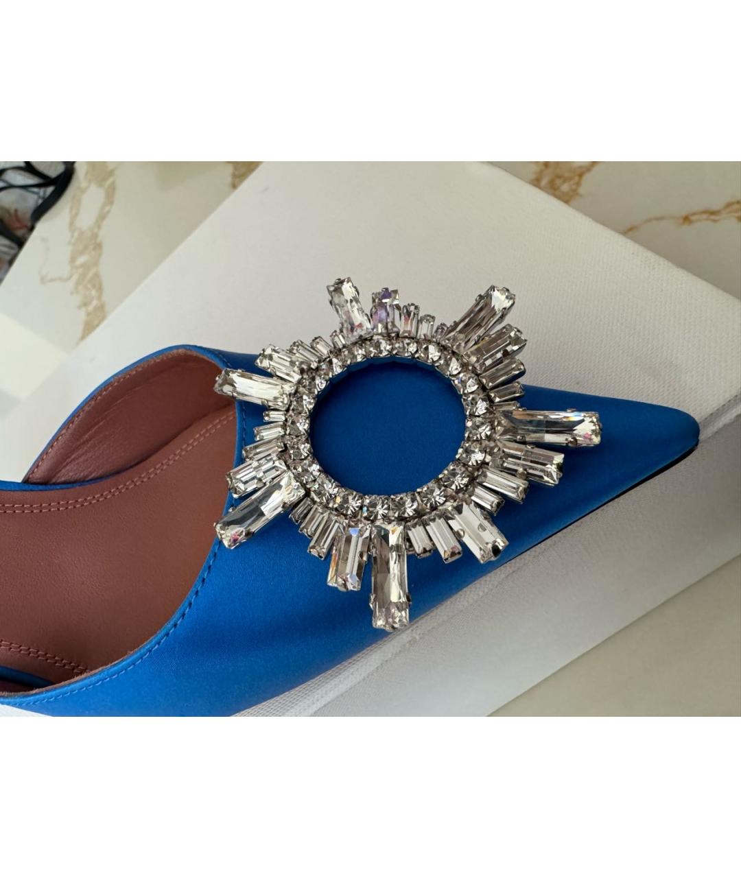 Amina Muaddi Синие текстильные туфли, фото 3