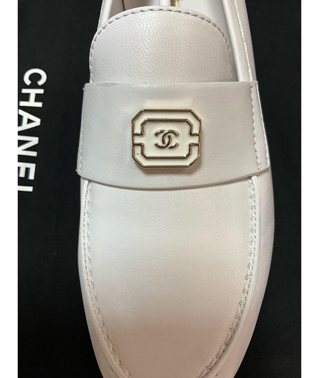 CHANEL Белые кожаные лоферы, фото 3