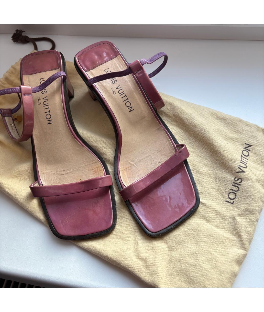 LOUIS VUITTON Фиолетовые сандалии из лакированной кожи, фото 10