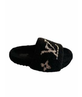 LOUIS VUITTON Шлепанцы
