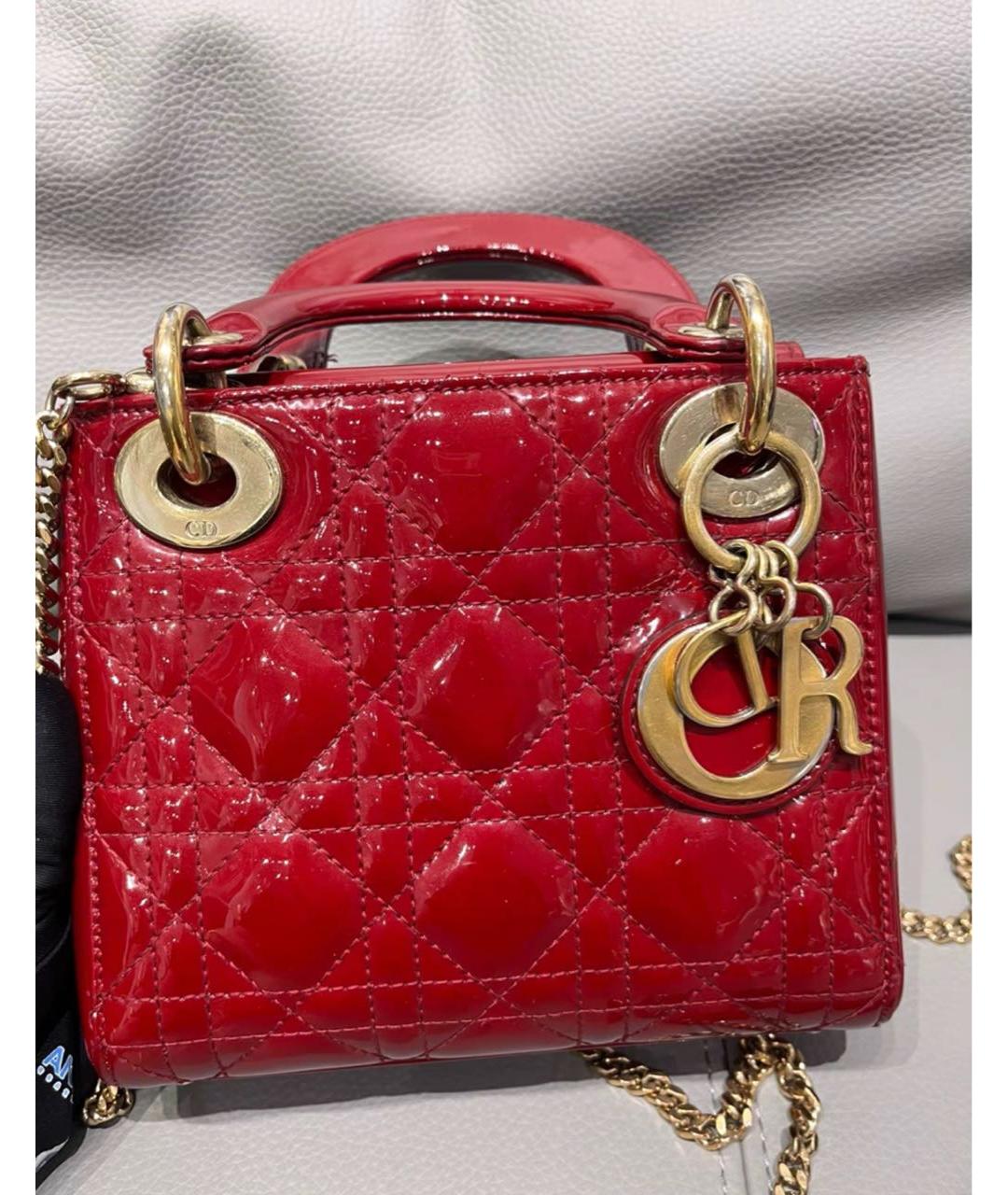 CHRISTIAN DIOR Красная сумка с короткими ручками из лакированной кожи, фото 2