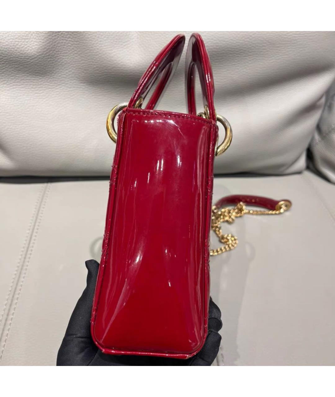 CHRISTIAN DIOR Красная сумка с короткими ручками из лакированной кожи, фото 4