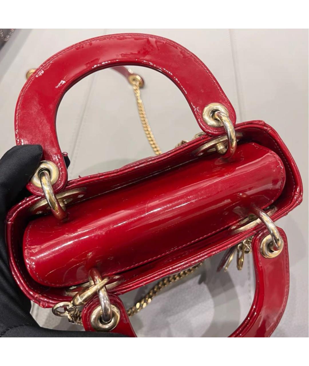 CHRISTIAN DIOR Красная сумка с короткими ручками из лакированной кожи, фото 8