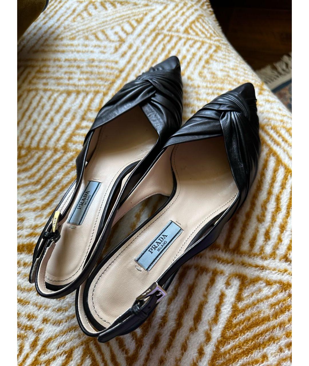 PRADA Черные кожаные лодочки на низком каблуке, фото 3