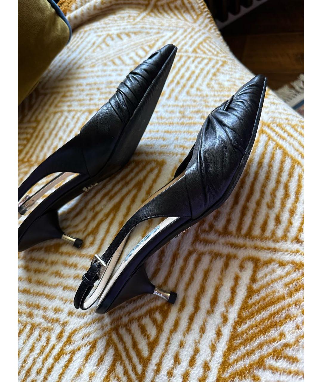 PRADA Черные кожаные лодочки на низком каблуке, фото 5