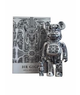 BEARBRICK Скульптура