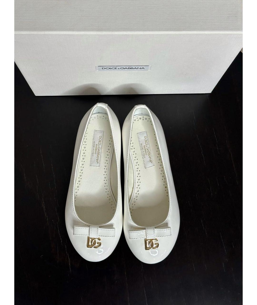 DOLCE&GABBANA Белые балетки из лакированной кожи, фото 2