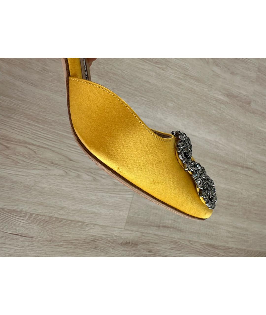 MANOLO BLAHNIK Желтые текстильные туфли, фото 5