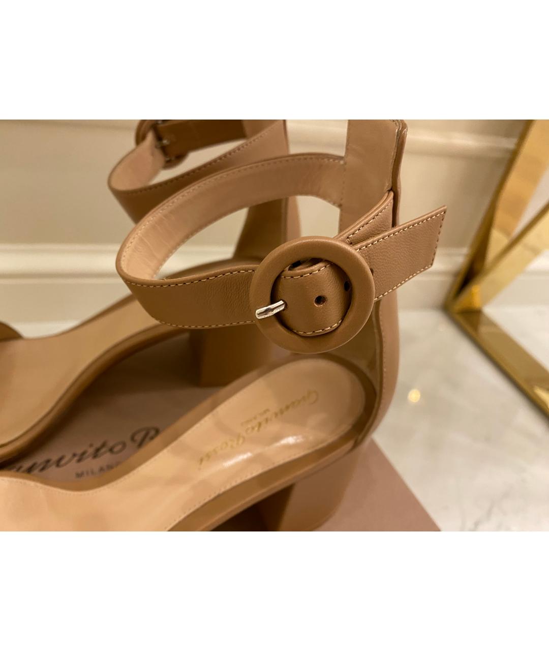 GIANVITO ROSSI Бежевые кожаные босоножки, фото 8