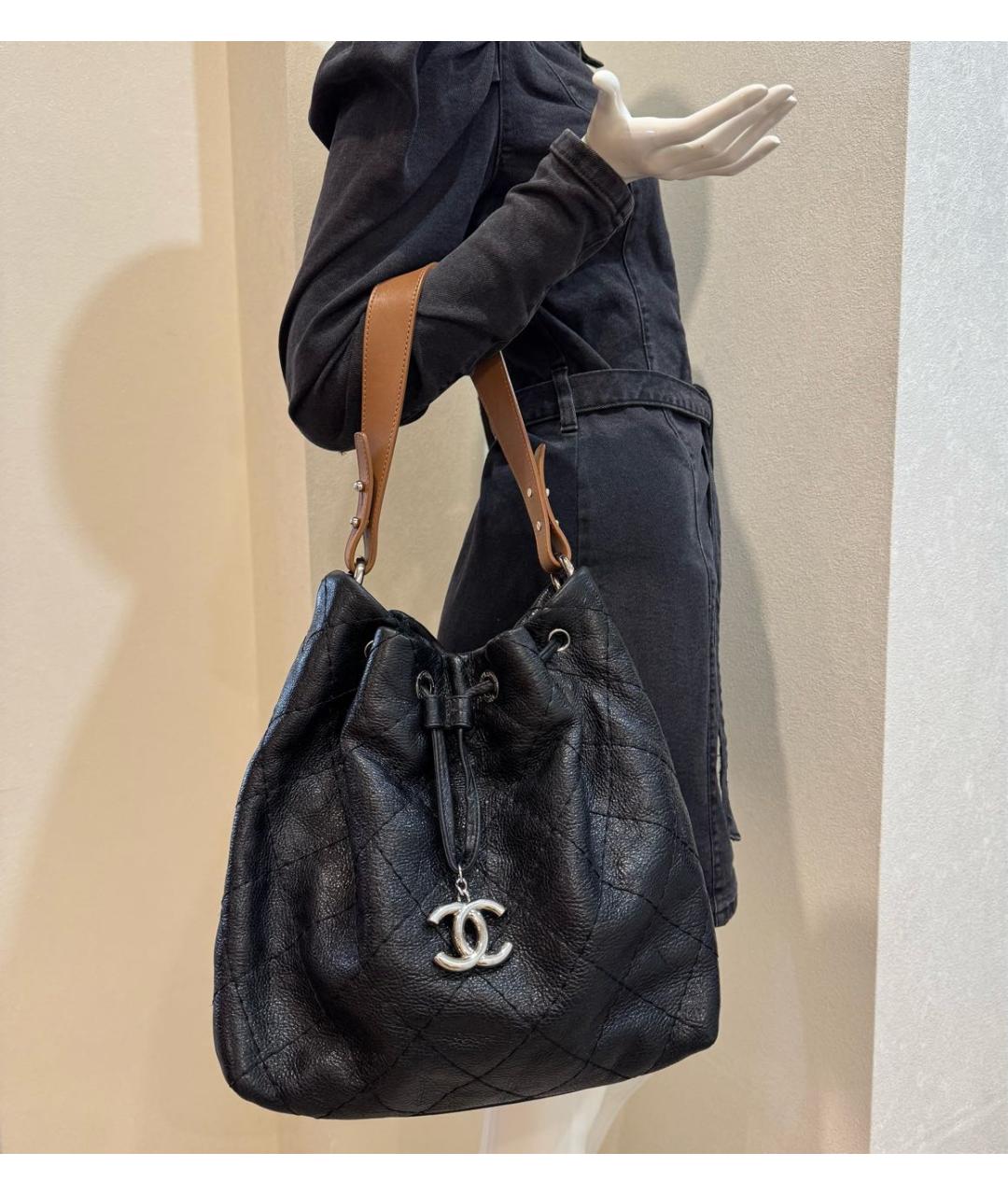 CHANEL Черная кожаная сумка тоут, фото 4
