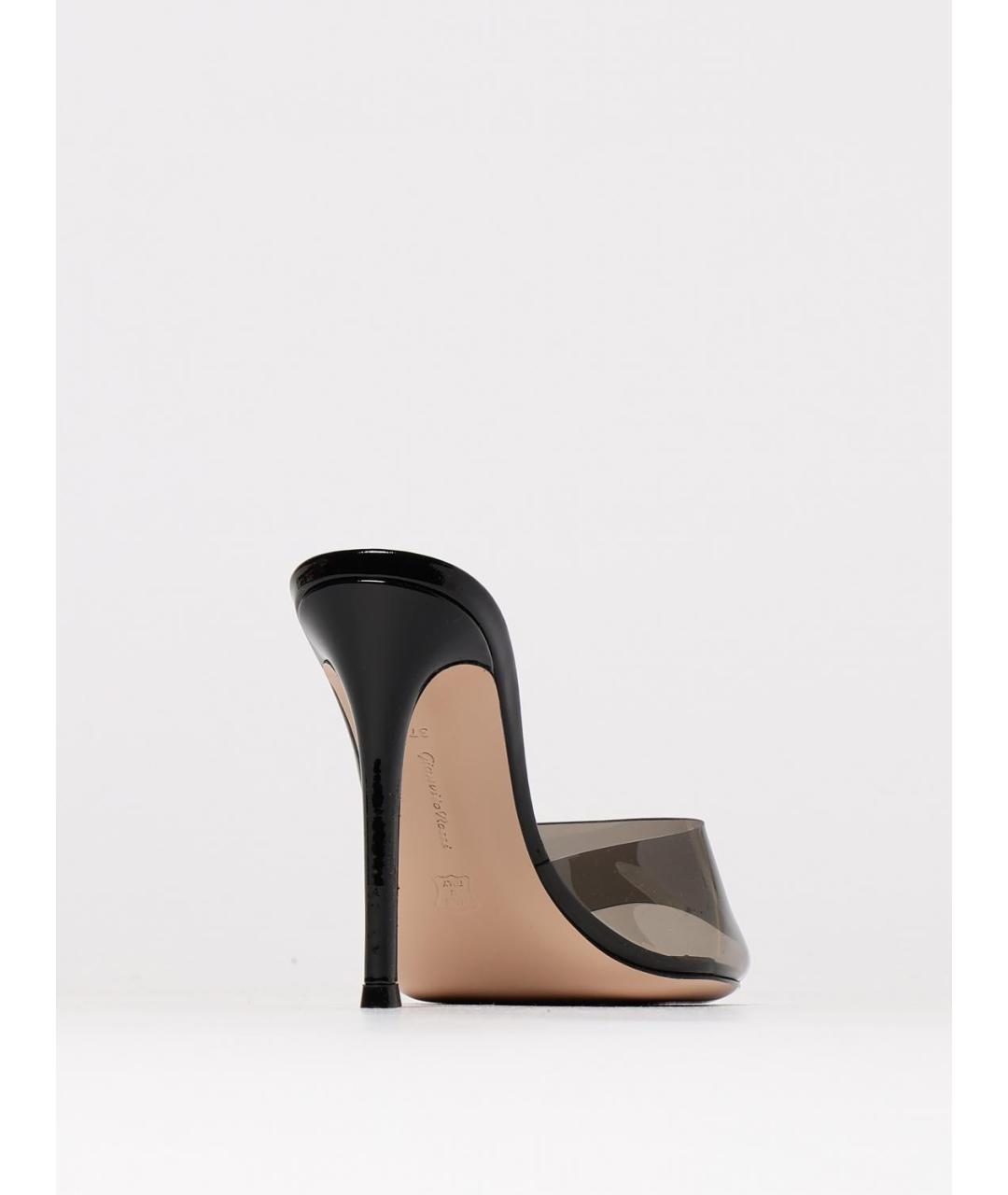 GIANVITO ROSSI Черные резиновые мюли, фото 3