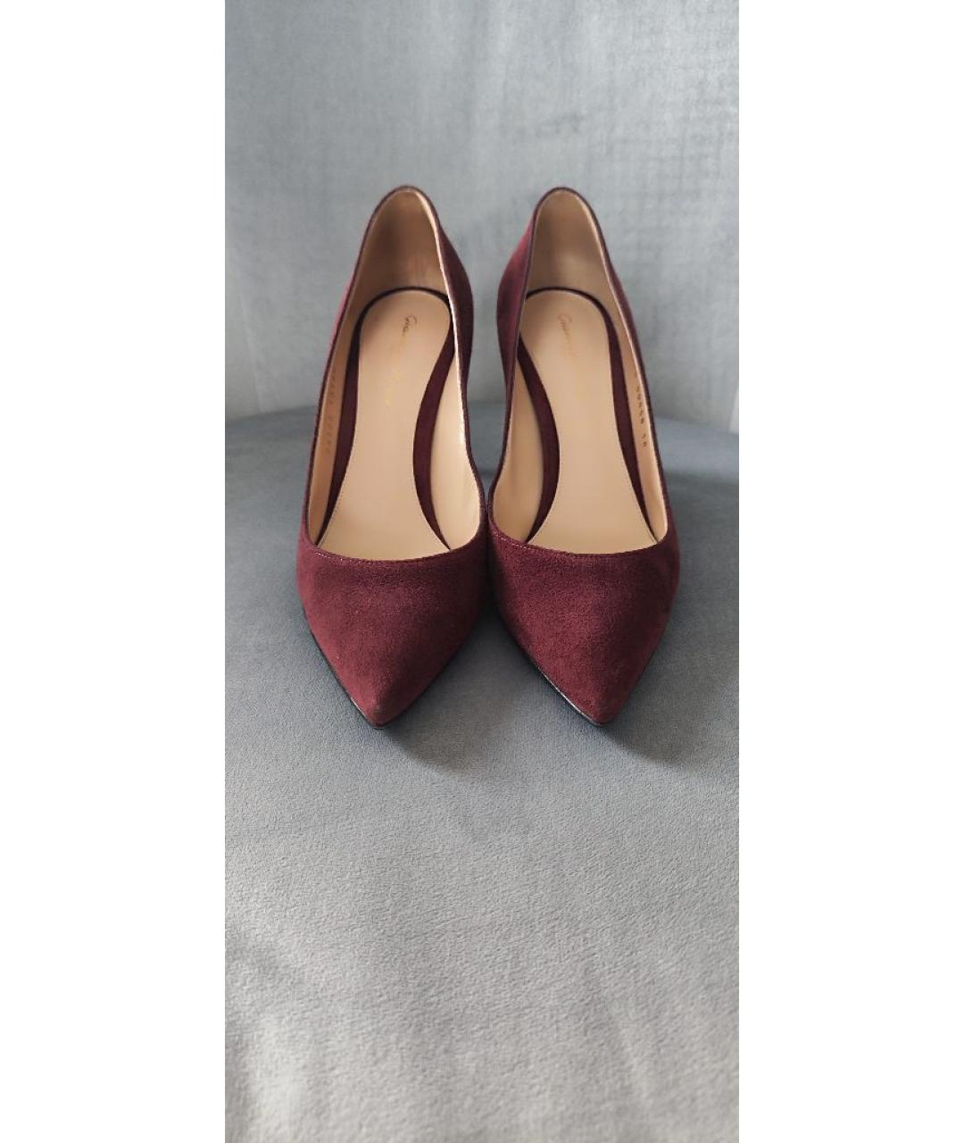 GIANVITO ROSSI Бордовые замшевые туфли, фото 2