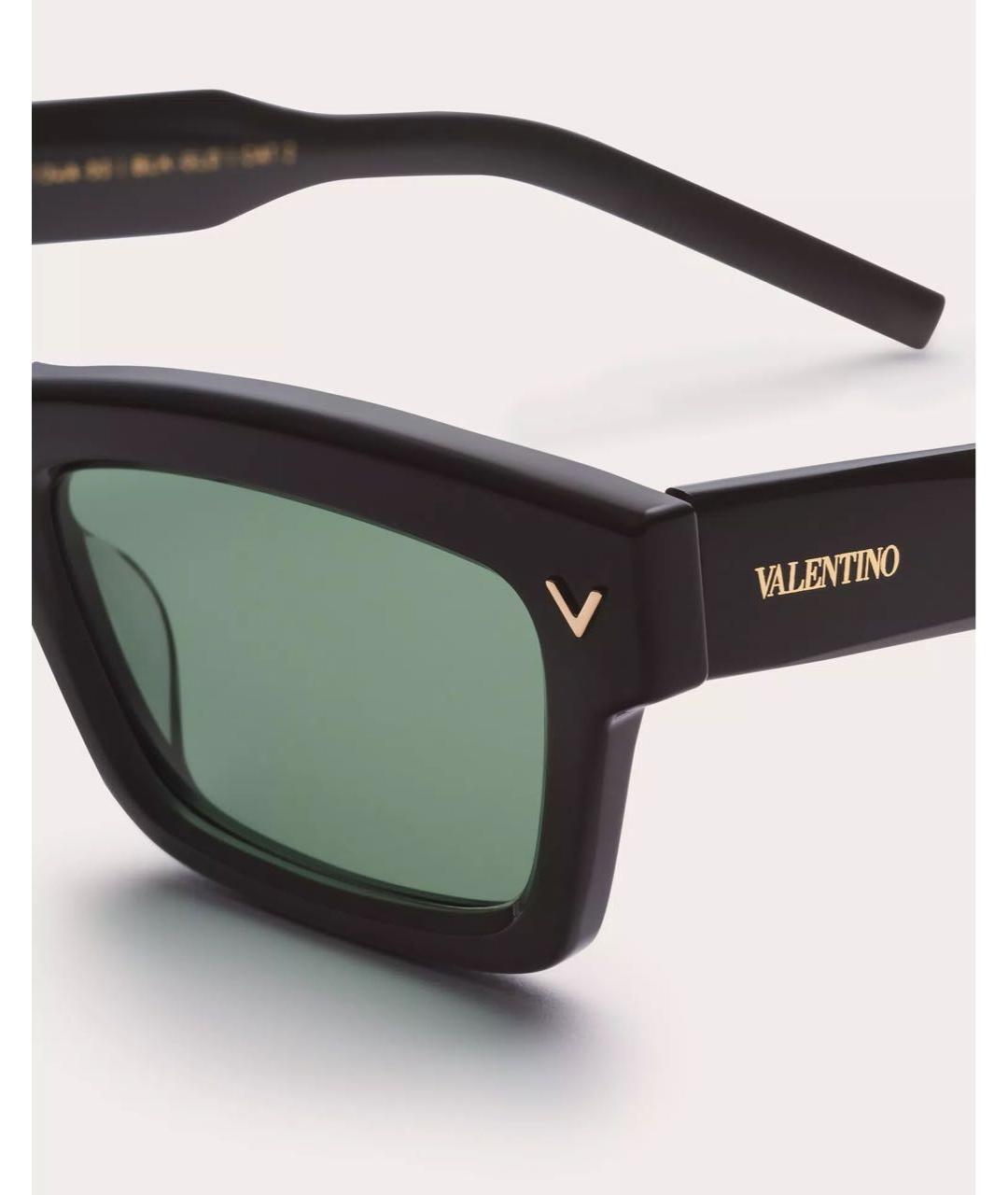 VALENTINO Черные пластиковые солнцезащитные очки, фото 3