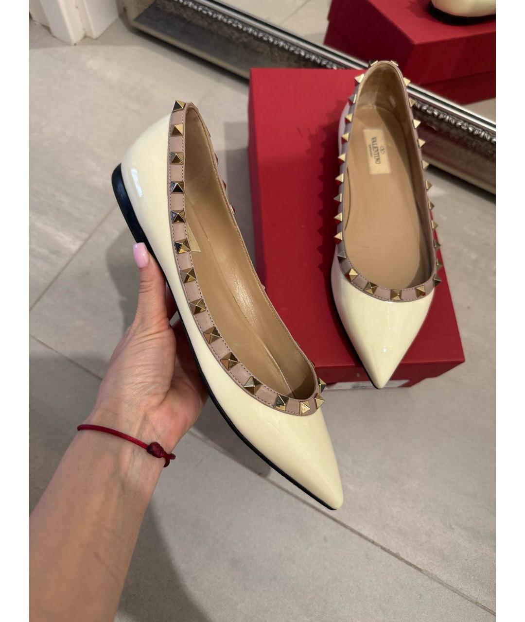 VALENTINO Белые балетки из лакированной кожи, фото 2