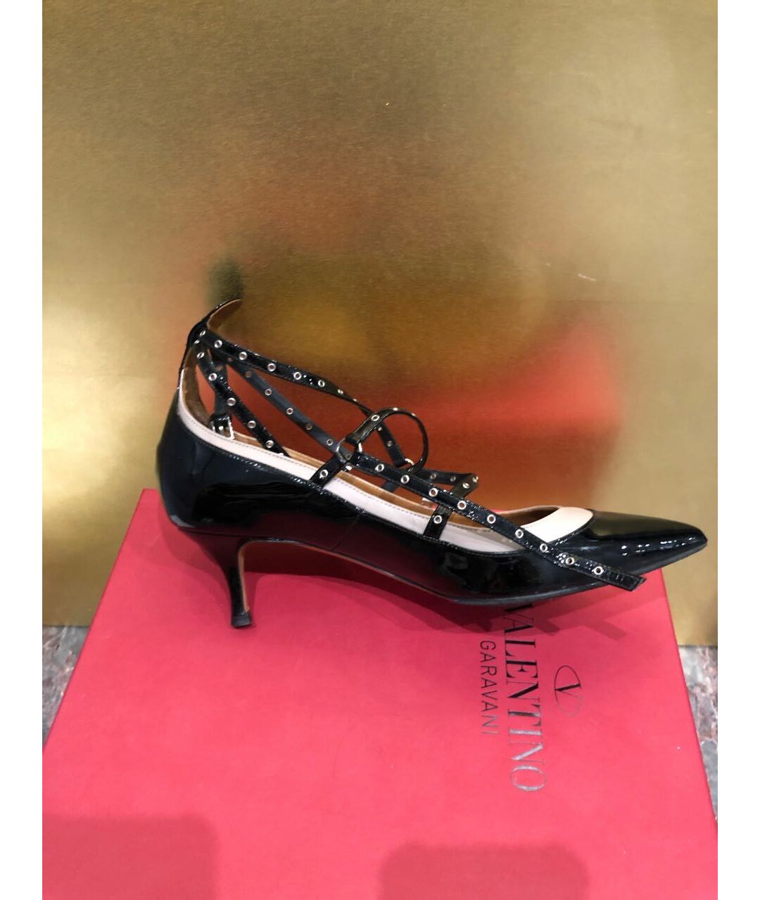 VALENTINO GARAVANI Черные туфли из лакированной кожи, фото 9