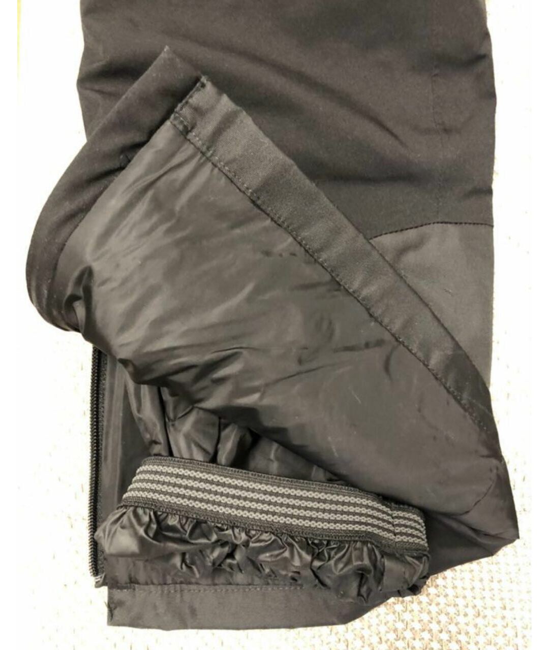 MONCLER Черные полиэстеровые брюки широкие, фото 5
