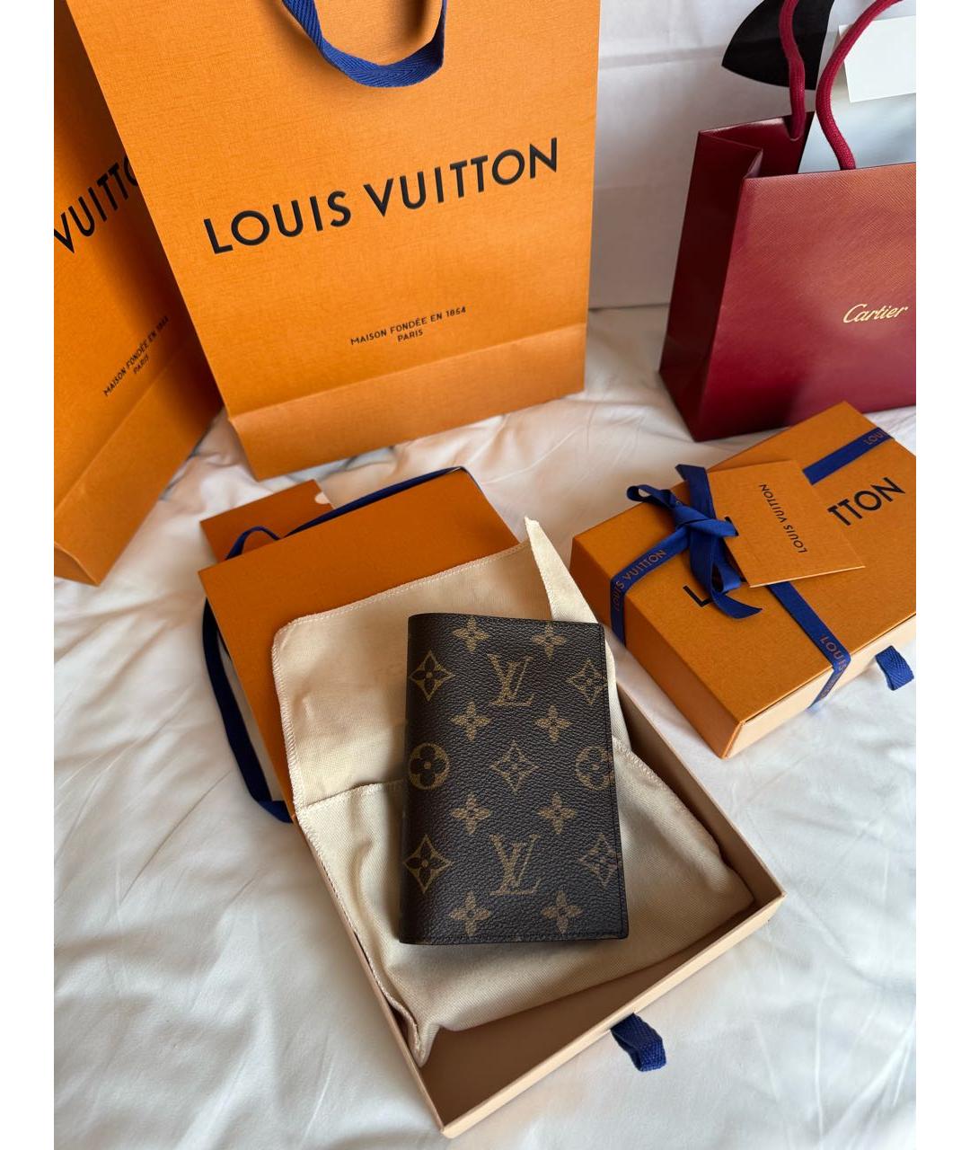 LOUIS VUITTON Коричневый кожаный кардхолдер, фото 4