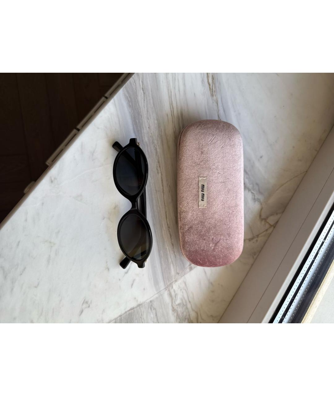 MIU MIU Черные пластиковые солнцезащитные очки, фото 4