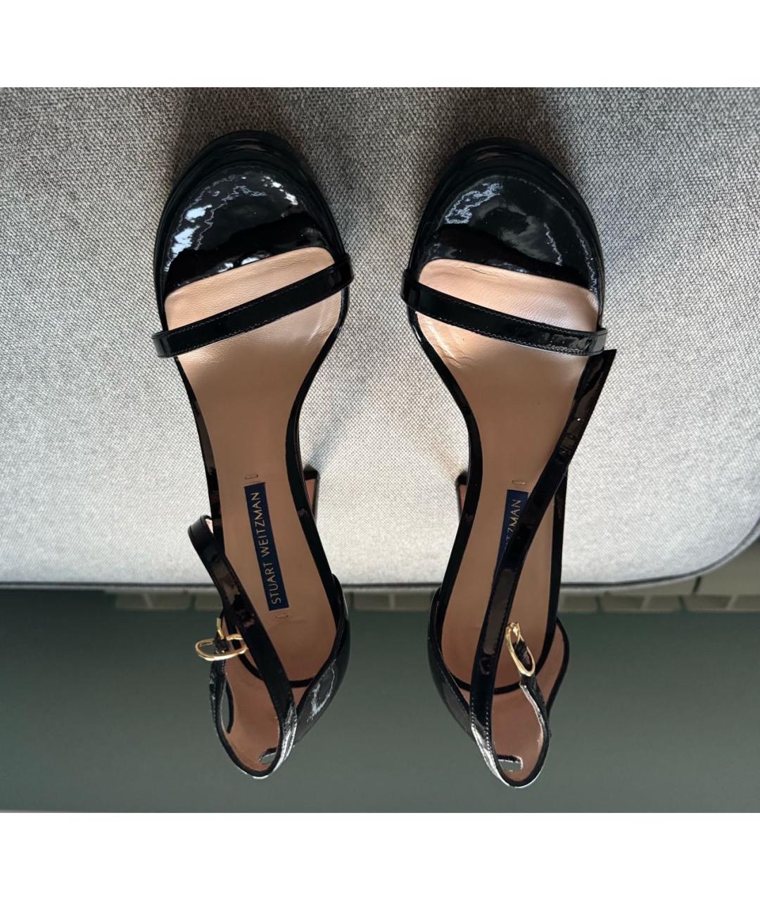 STUART WEITZMAN Черные босоножки из лакированной кожи, фото 4