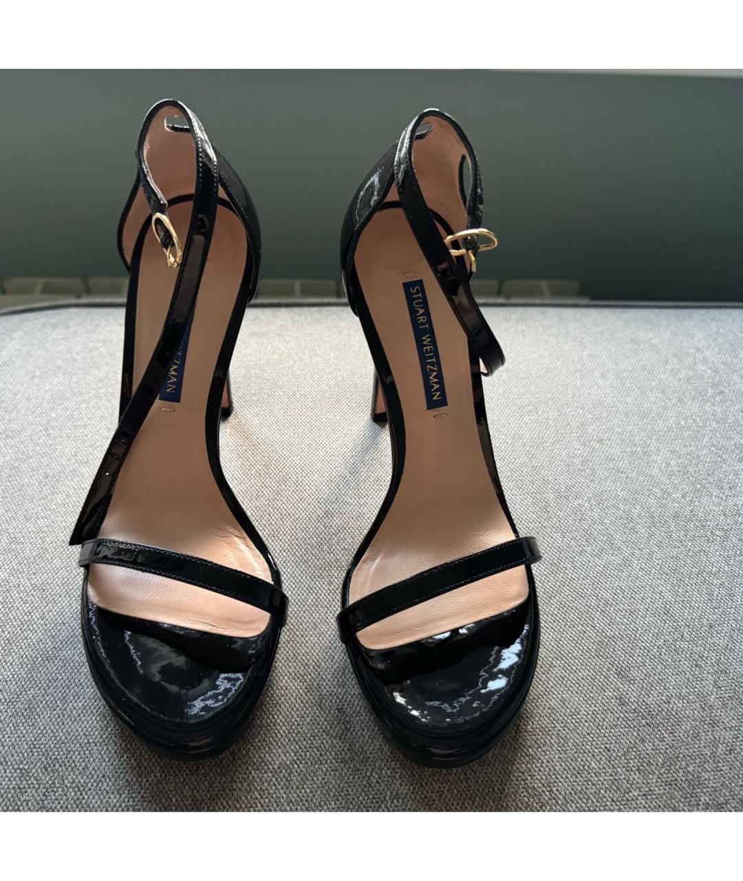 STUART WEITZMAN Черные босоножки из лакированной кожи, фото 3