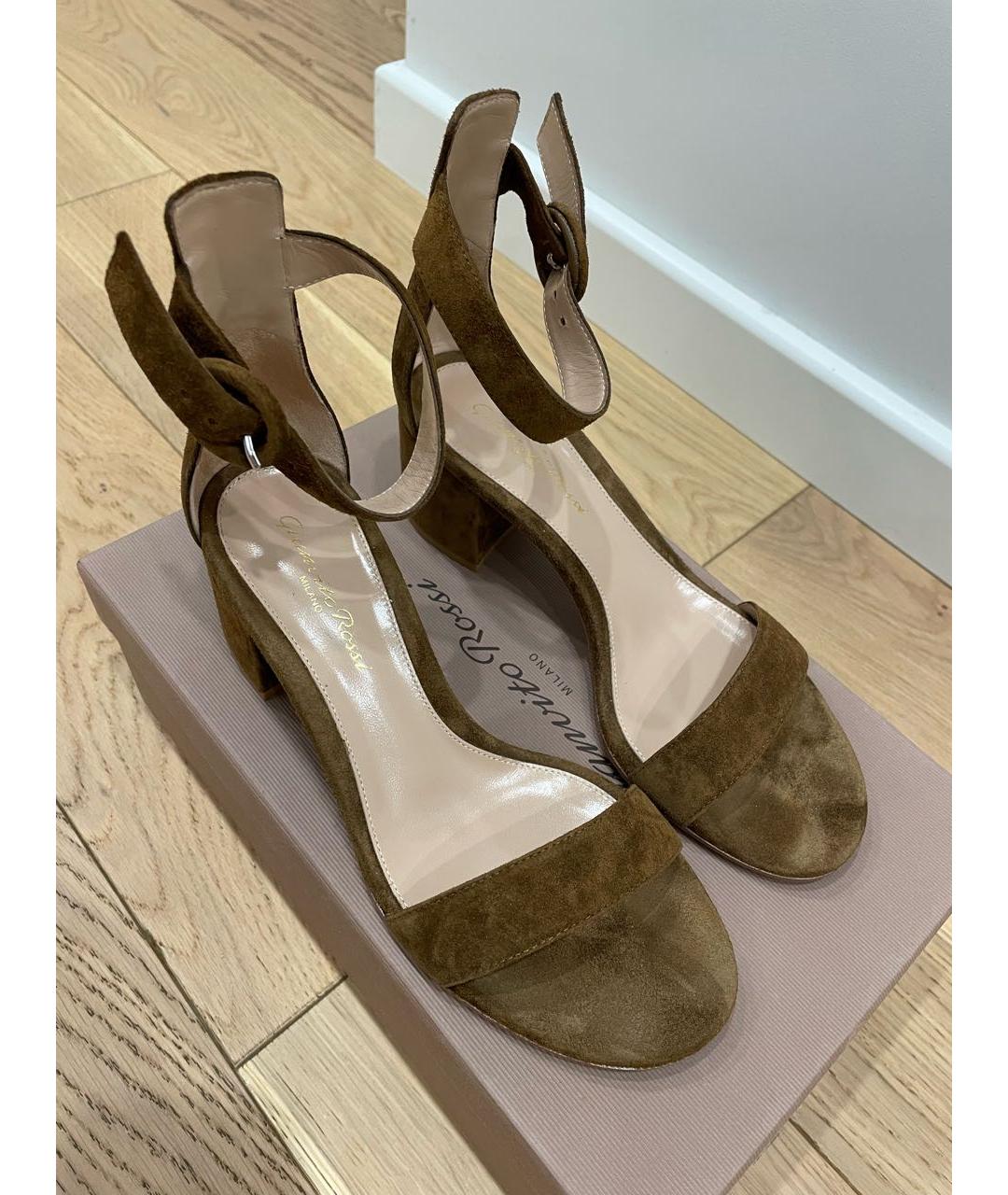 GIANVITO ROSSI Коричневые замшевые босоножки, фото 3