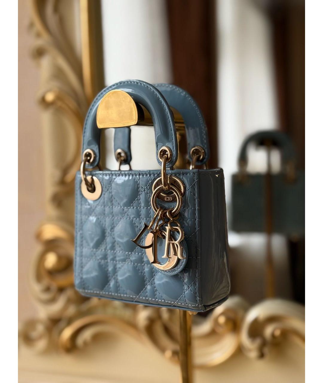 CHRISTIAN DIOR Голубая сумка с короткими ручками из лакированной кожи, фото 3