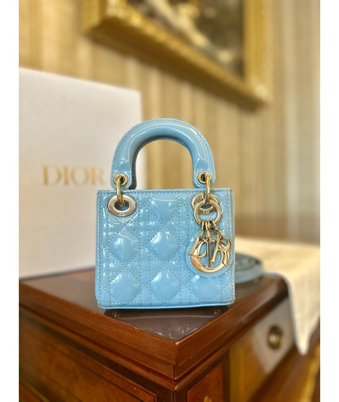 CHRISTIAN DIOR Голубая сумка с короткими ручками из лакированной кожи, фото 2