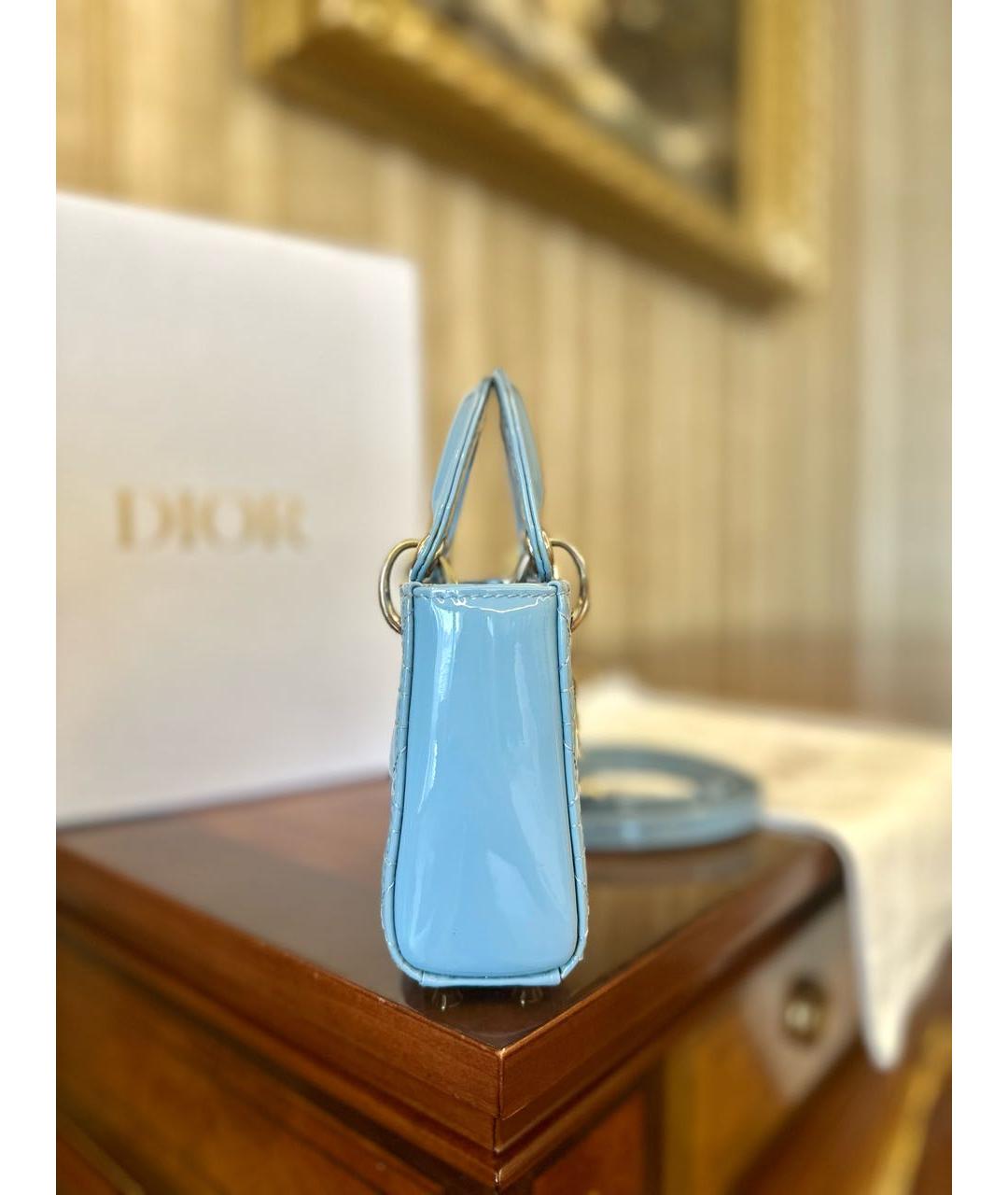 CHRISTIAN DIOR Голубая сумка с короткими ручками из лакированной кожи, фото 6