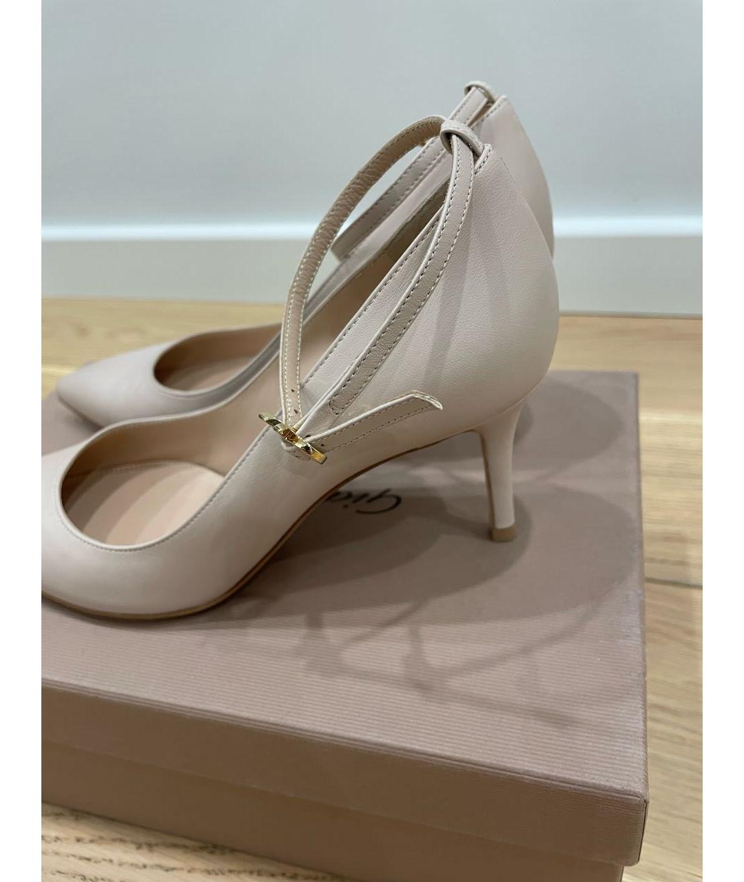 GIANVITO ROSSI Бежевые кожаные туфли, фото 3